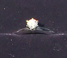 Pt900　0.7ct ダイヤリング