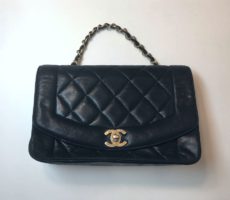 【シャネル】チェーンショルダー マトラッセ ダイアナフラップ　