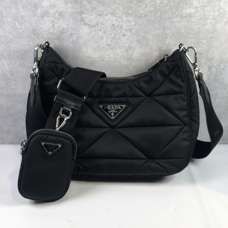 プラダ_パテッド_Re-Nylon_ホーボー_ショルダーバッグ_ナイロン製_あべの