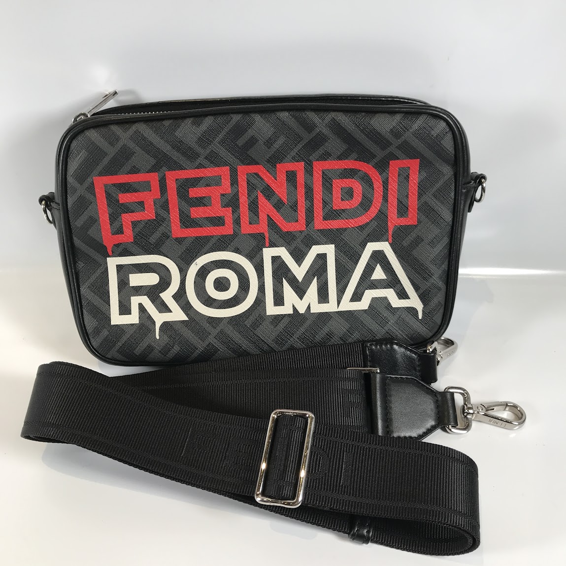 フェンディ ショルダーバック