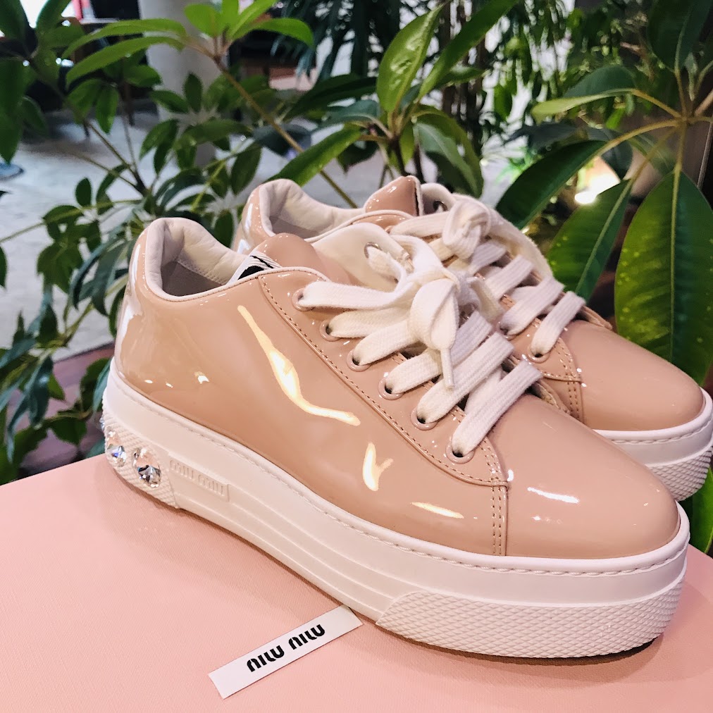 ミュウミュウ(MIU MIU)」のスニーカー