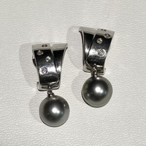 六本松 K18WGイヤリング