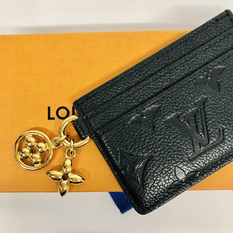 横浜 ルイヴィトン ポルト カルト・LV チャーム