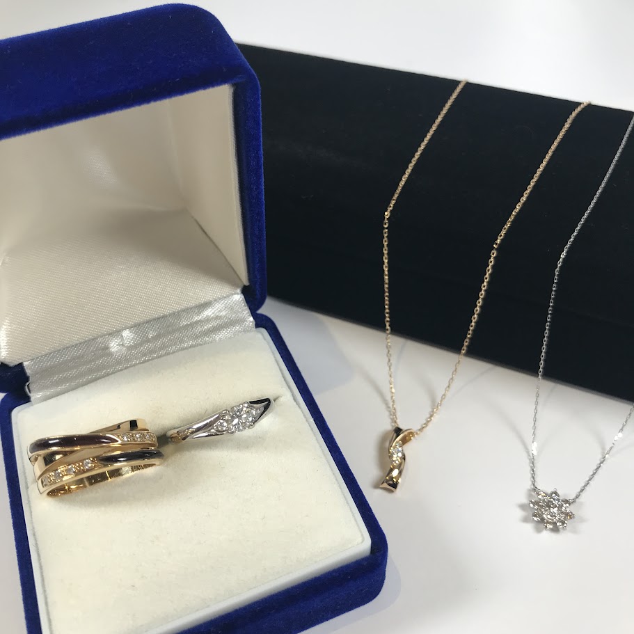 ピアス ネックレス