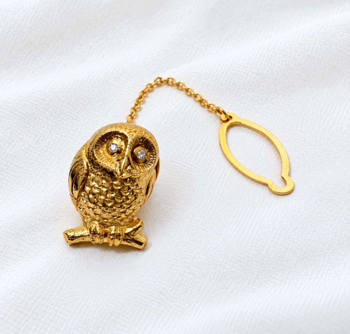 K18フクロウモチーフタイタックピン
