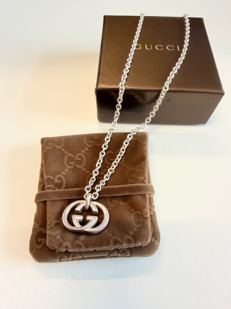 GUCCIネックレス