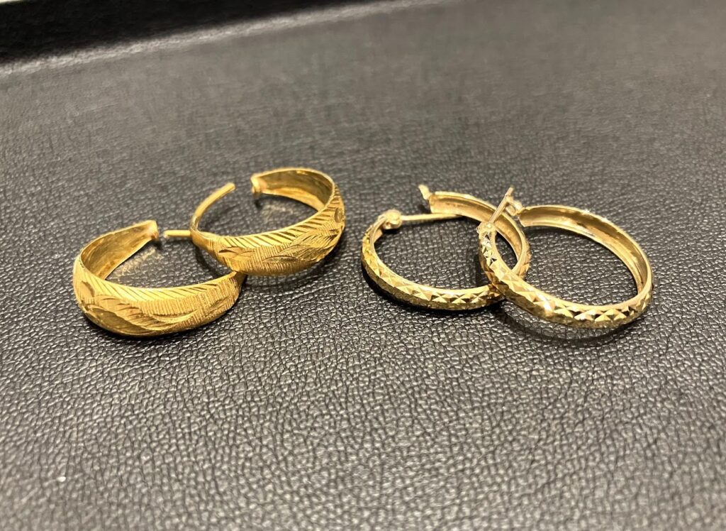 金ピアス ルララこうほく店
